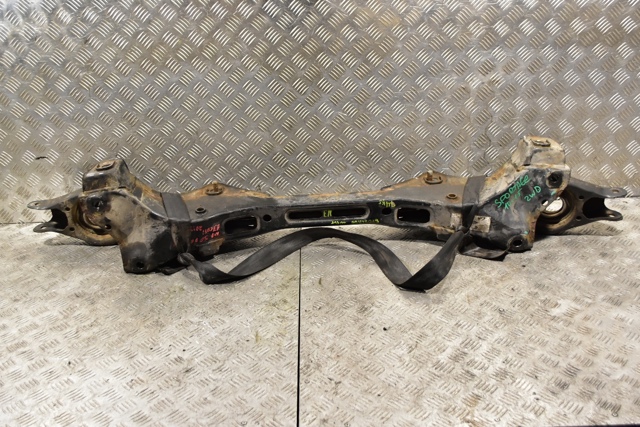 Поперечка задней подвески 554102S010 HYUNDAI