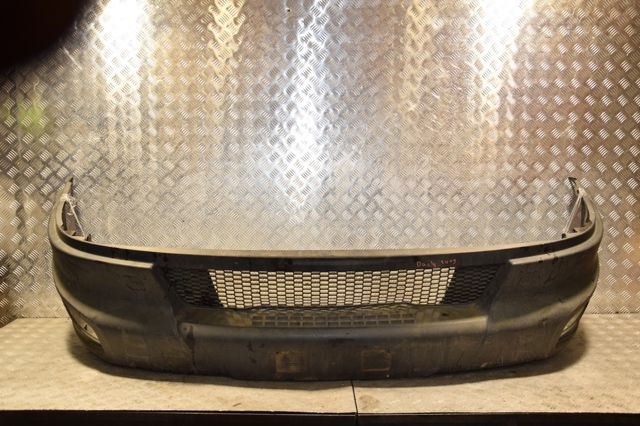 Буфер (бампер) передний 5801346085 IVECO