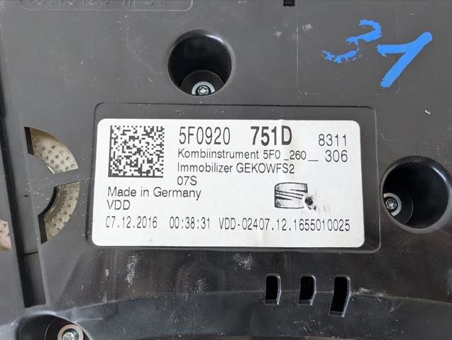 5F0920751D Приборная доска (щиток приборов) купить Павлоград