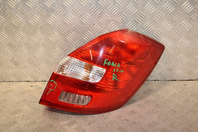 Правый стоп 5J6945096 VAG