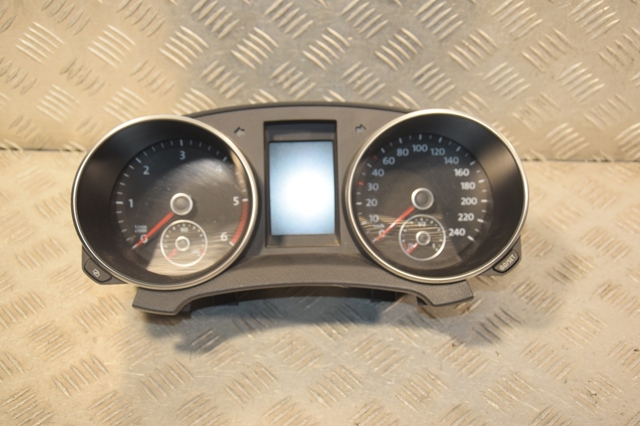 Щиток приборов 5K0920870C VAG