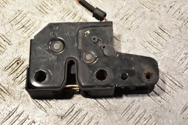 VAG 5P1823509D Замок капота в наличии Украина