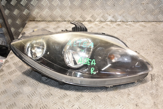 Фара правая 5P1941006D VAG