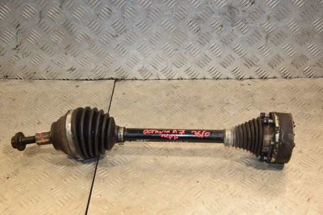 5Q0407271A Полуось (привод) передняя левая купить Львов