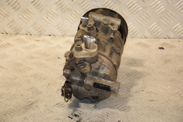 Компрессор кондиционера 5Q0820803F VAG