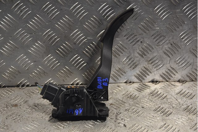Педаль газа электр пластик audi (8v) 1.6tdi 5Q1723503H