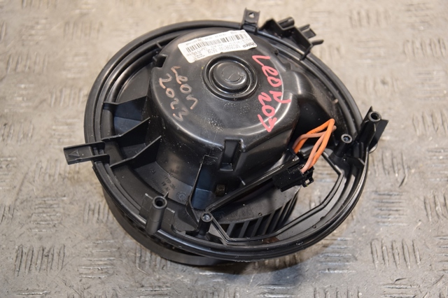 Электромотор печки Ауди A3