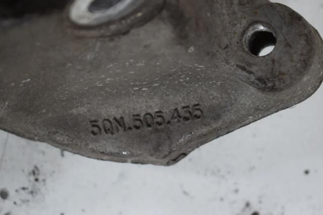 VAG 5QN505435 Цапфа (поворотный кулак) задний левый в наличии Ужгород