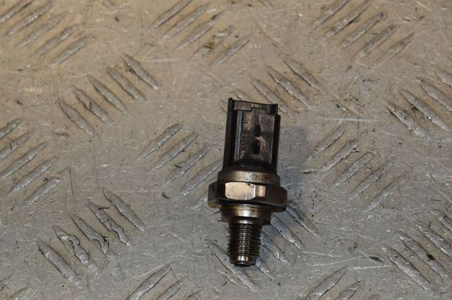 5WS40208 RENAULT Датчик давления топлива купить в Полтава