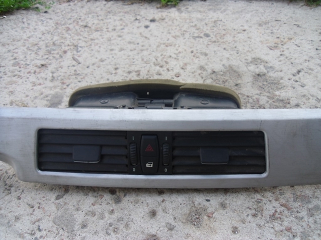 Аварийная кнопка BMW 5