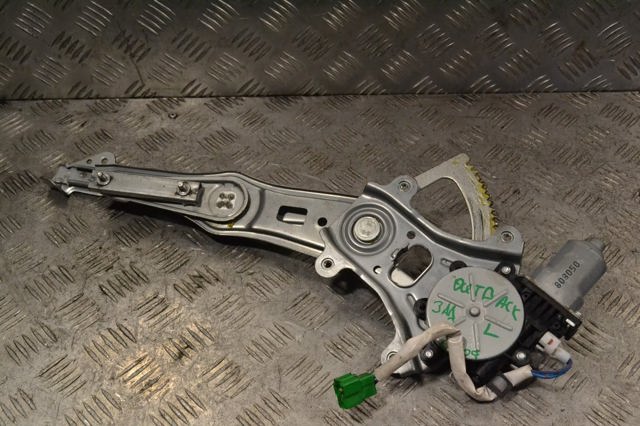 Стеклоподъемник задней левой двери 62222AG010 SUBARU