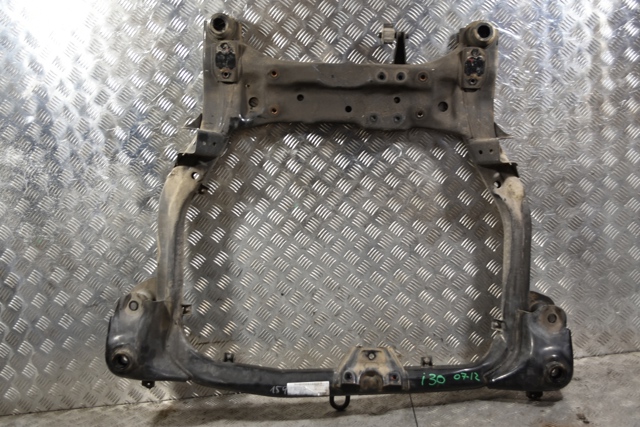 Передняя балка 624052L000 HYUNDAI