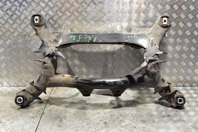 Поперечина задней подвески 6792505 BMW