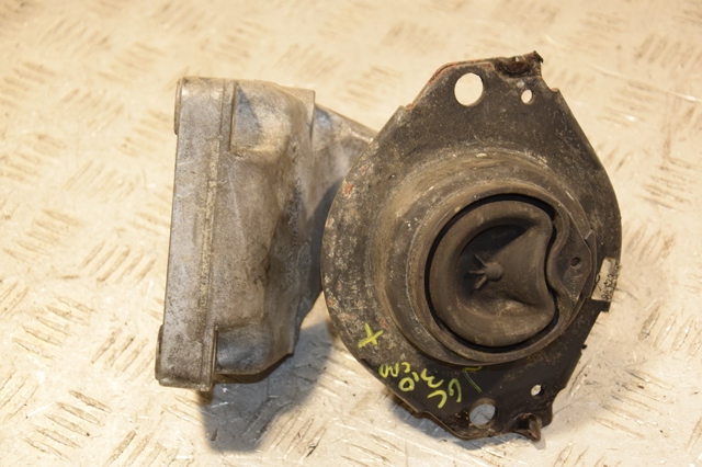 Подвеска двигателя (силового агрегата) 68252523AA CHRYSLER