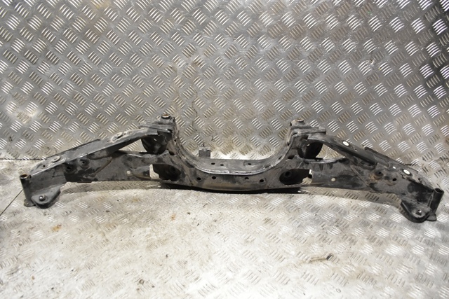 6851560 BMW Балка задней подвески (подрамник) купить в Ирпень