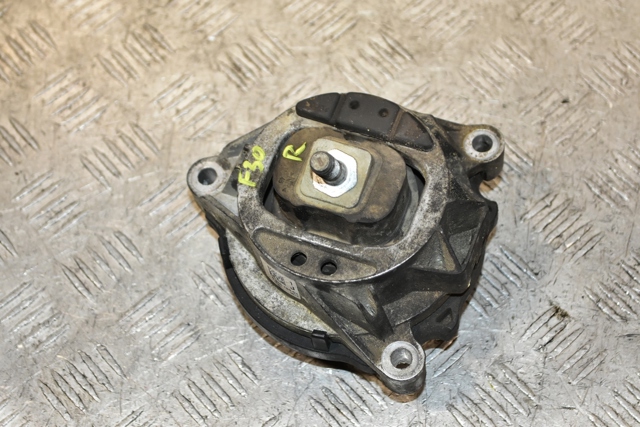 Гидроопора двигателя правая 6856184 BMW