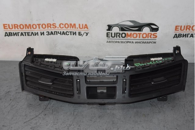 Решетка воздуховода левая 687514KJ2A NISSAN