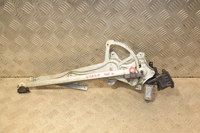 Механизм стеклоподъемника передней левой двери 698200F021 TOYOTA