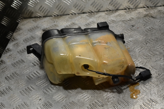 6G918K218CD VOLVO Бачок системы охлаждения купить в Кривой Рог