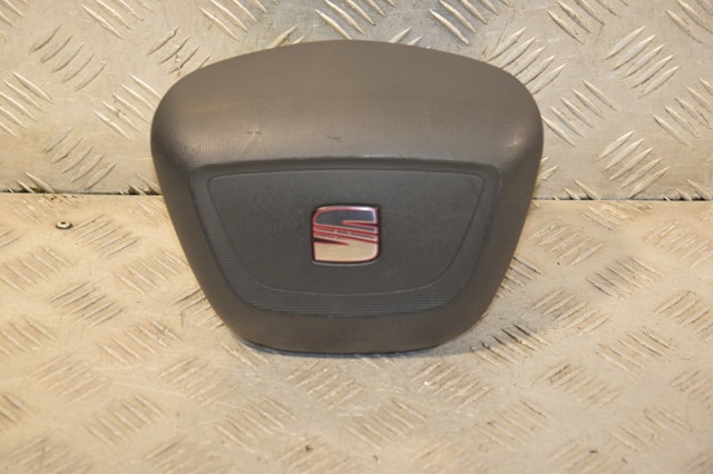 Подушка AIRBAG водительская 6J0880201K VAG