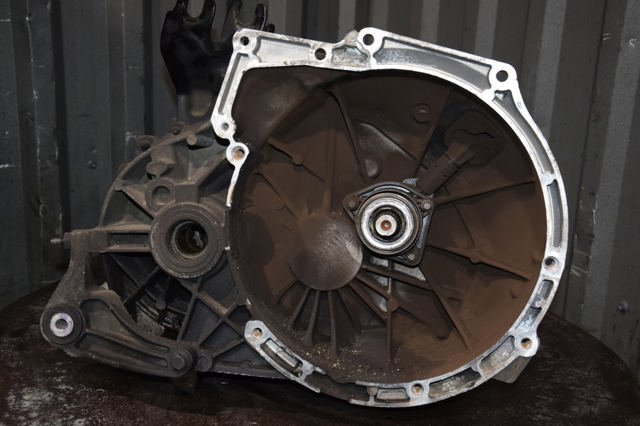 Механическая коробка переключения передач 6M5R7002YC MAZDA