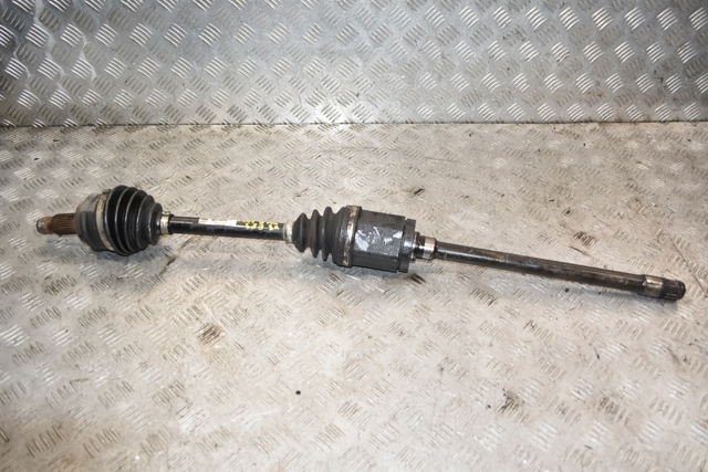 Полуось передняя, правая 7524046 BMW