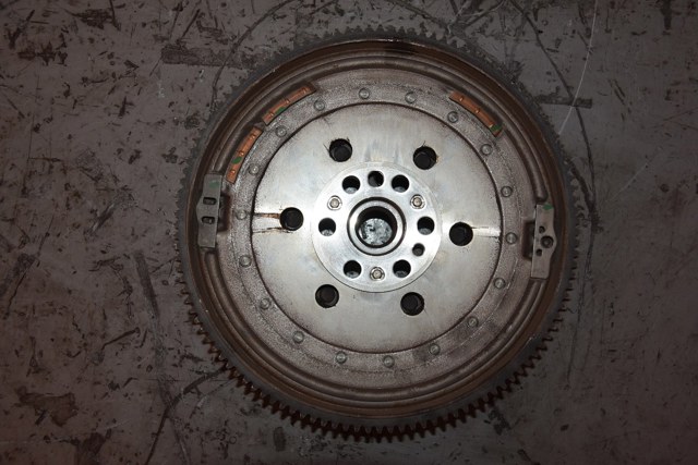 7560876 BMW Маховик купить в Ужгород