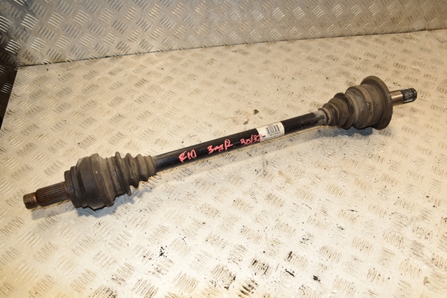 Полуось задняя, правая 7581018 BMW