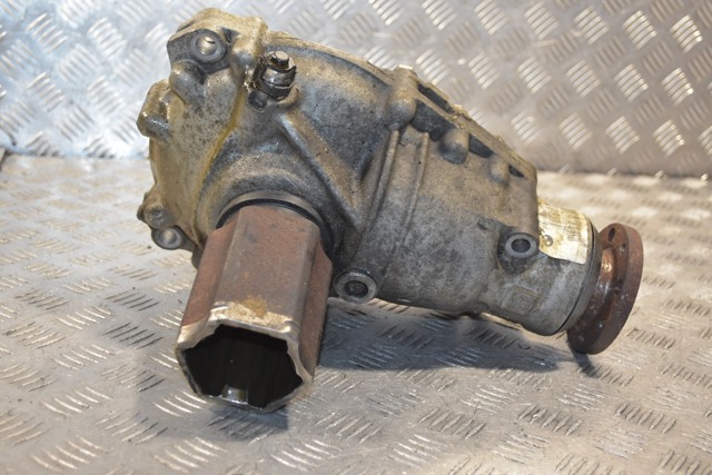 7590898 BMW Редуктор передний купить в Николаев