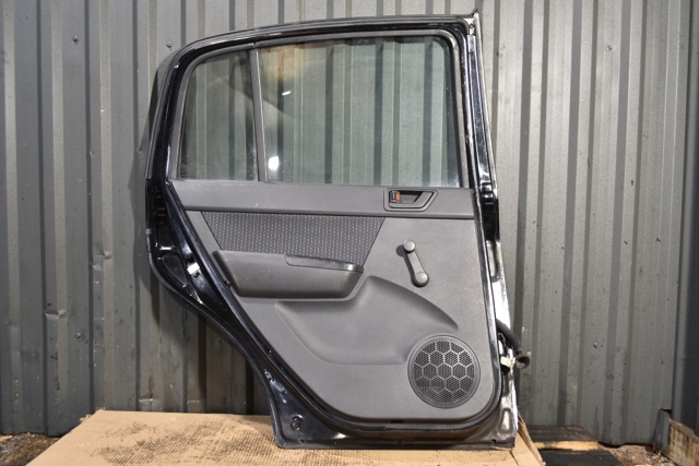 HYUNDAI 770031C020 Дверь задняя левая в наличии Ирпень