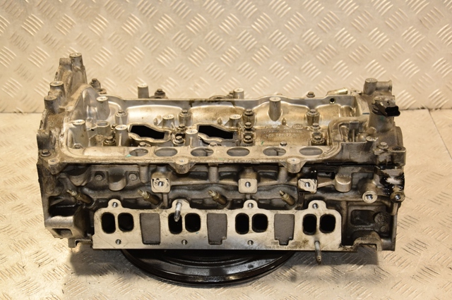 ГБЦ мотора 7701477996 RENAULT