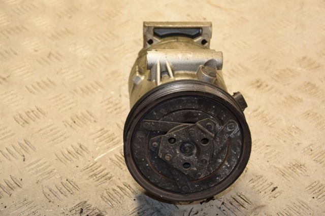 Компрессор системы кондиционирования Renault Megane 1