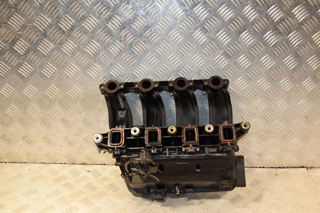 Впускной коллектор 7787318 BMW