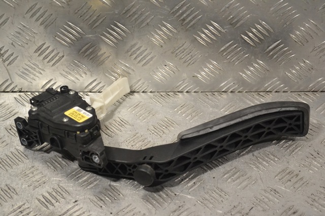 7L0723507 PORSCHE Педаль газа купить в Чернигов