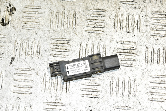 Датчик AIRBAG передний 7L0909606C VAG