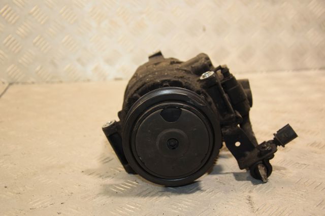 Компрессор хладагента 7L6820803M VAG