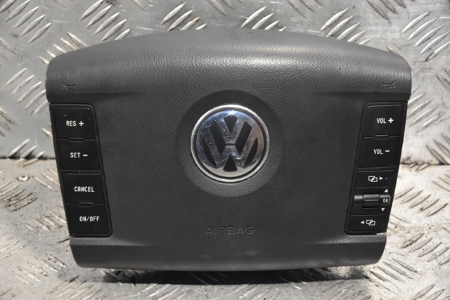 Подушка безопасности водителя 7L6880201DA VAG