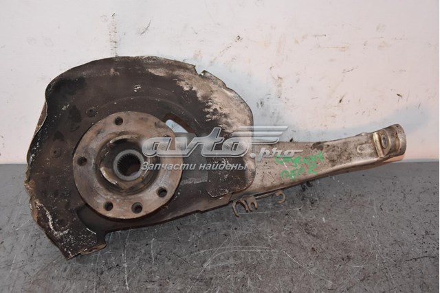 Кулак поворотный передний правый 7P0407246A PORSCHE