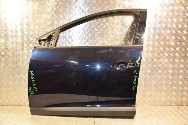 Водительская дверь 801011761R RENAULT