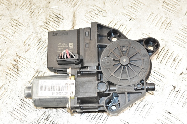 807300004R Мотор стеклоподъемника двери передней правой купить Харьков