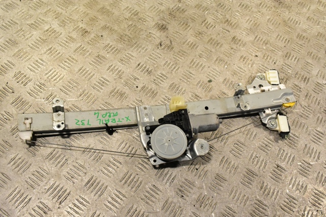 Мотор стеклоподъемника двери передней, левой 807304CA1A NISSAN