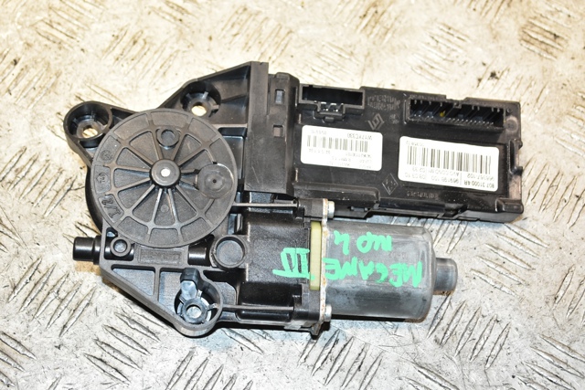 Мотор стеклоподъемника двери задней, левой 807310004R RENAULT