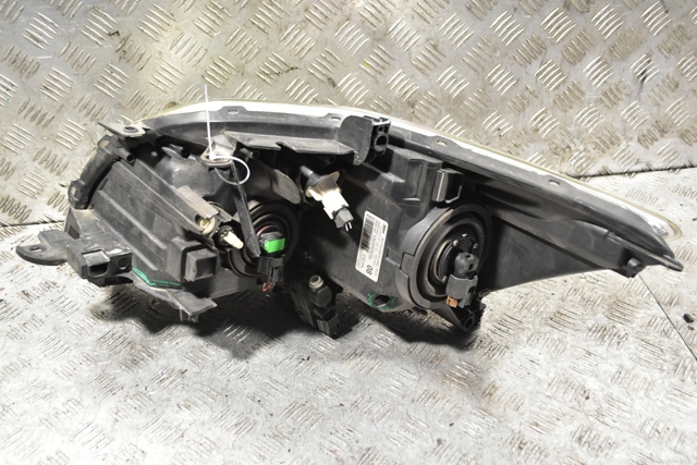 8111002470 TOYOTA Правая фара купить в Николаев