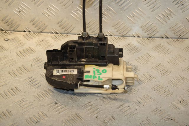 Замок передней левой двери 813102L020 HYUNDAI