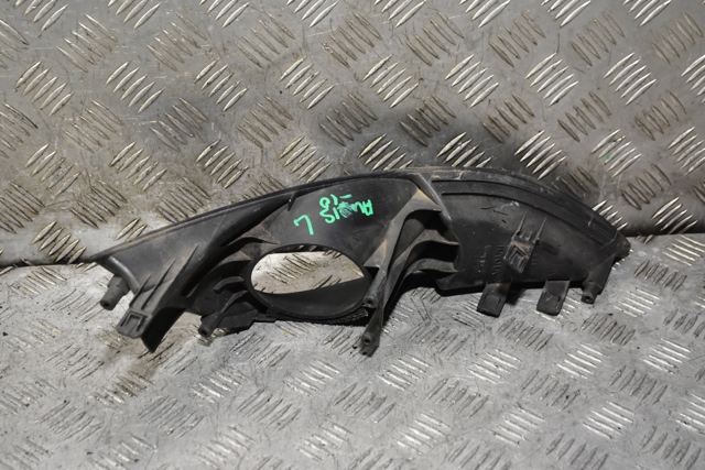 TOYOTA 8148202040 Заглушка (решетка) противотуманных фар бампера переднего левая в наличии Днепр