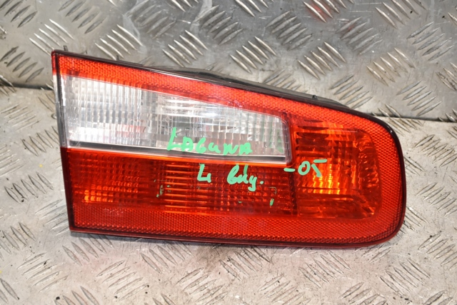 Задний левый внутренний фонарь 8200002475 RENAULT