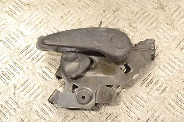 RENAULT 8200004408 Ручка  боковой двери внутренняя правая в наличии Ровно