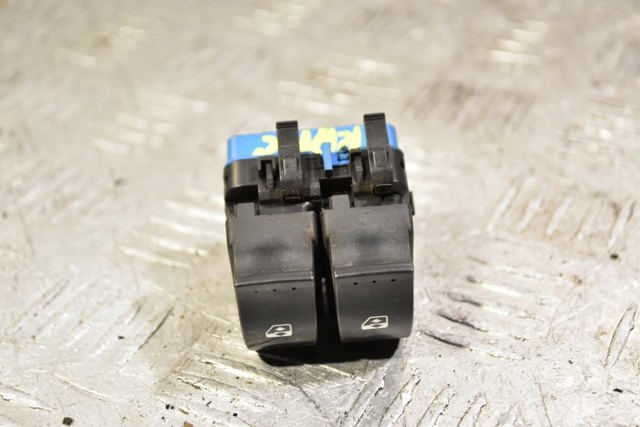 Кнопки переднего левого стекло подъемника 8200011867 RENAULT
