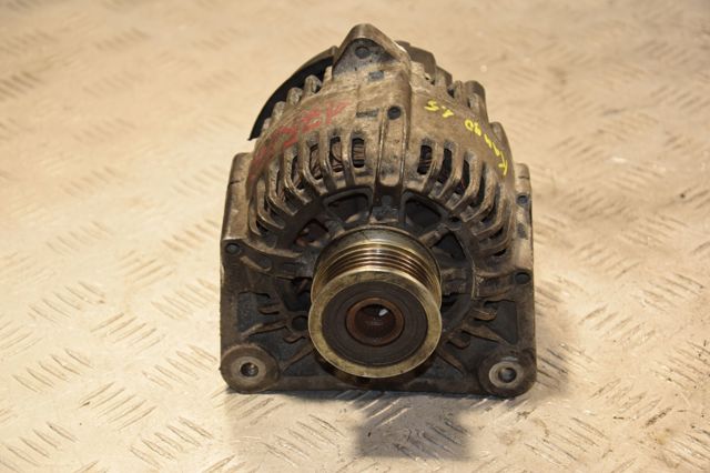 Автомобильный генератор 8200100907 RENAULT