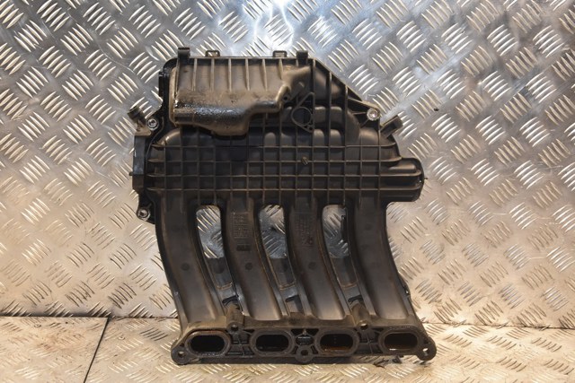 Коллектор впускной 8200144194 RENAULT